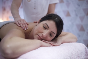 lady receiving massage